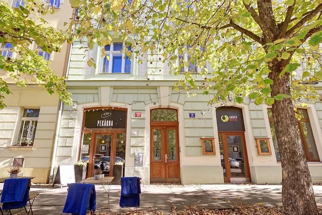 Apartment Ferienwohnung Velky 3-Loznicovy Byt Praha 8 Karlin